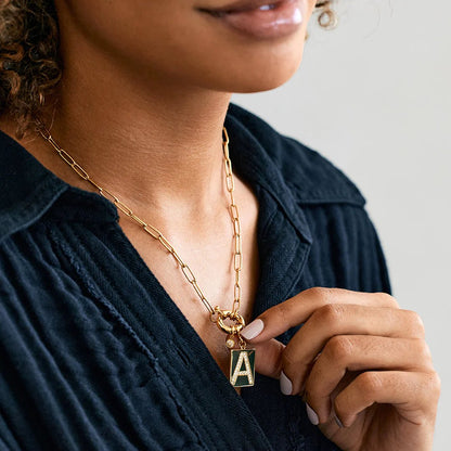 Collier avec pendentif initial pavé et chaîne trombone - #shop_name - 